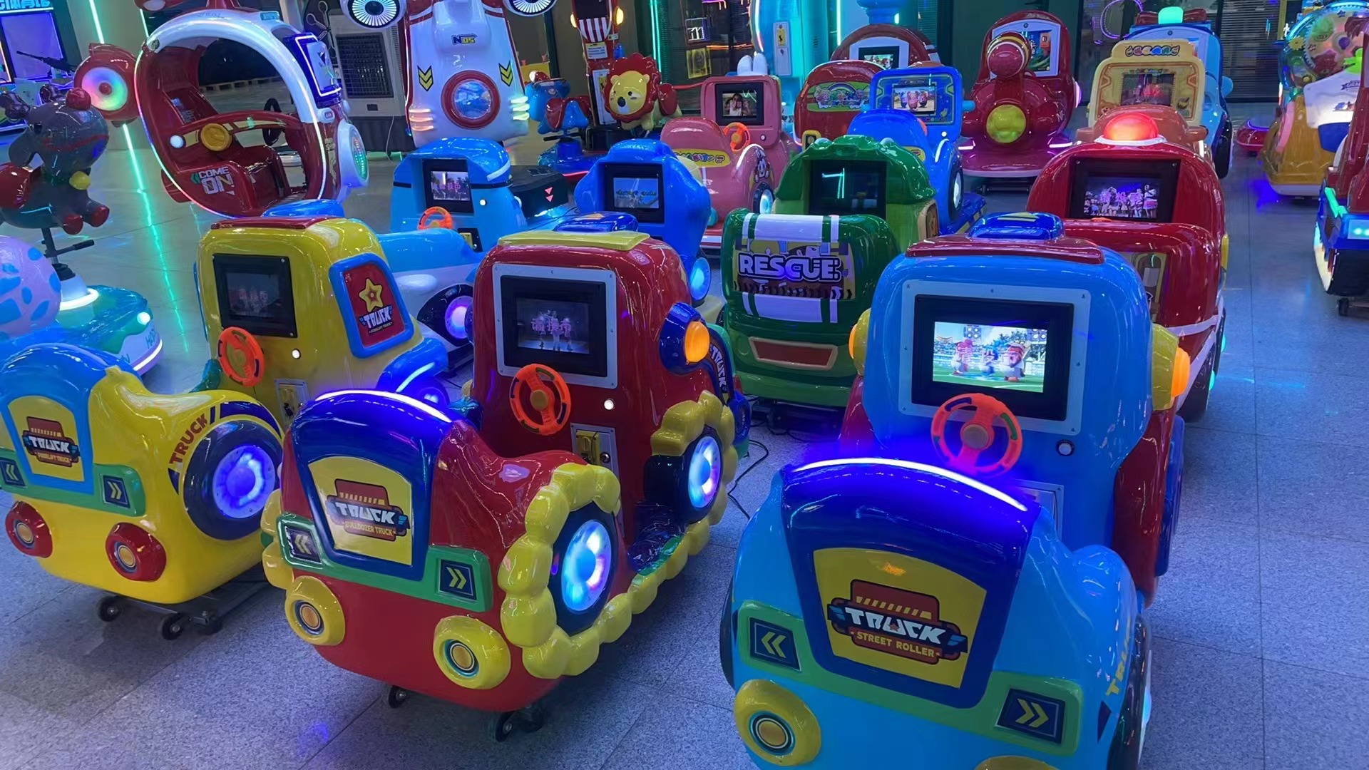 Mini Train Scooter Aircraft Co - Coin Operated Kiddie Ride のレビューと価格